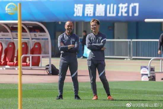爱可菲泳装